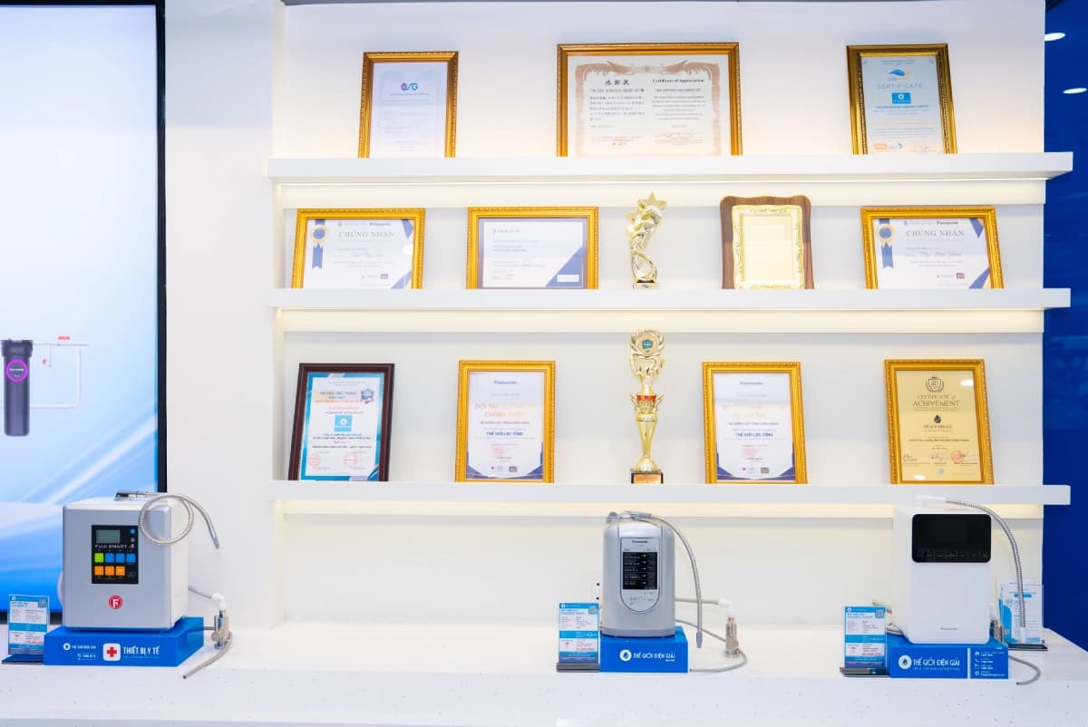 Hình ảnh chứng nhận tại Flagship showroom hạng sang trị giá hàng tỷ đồng của Thế Giới Lọc Tổng tạo lạc tại 509 Lê Quang Định